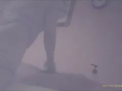 Fue al español xxx baño y dio positivo.